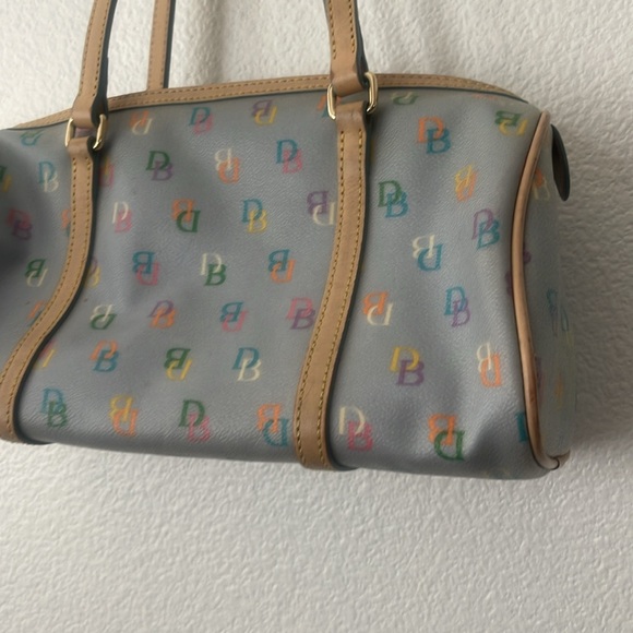 Dooney & Bourke Blue Tan Shoulder Bag with Monogram Pattern Barrel Vintage Y2K - Picture 2 of 11